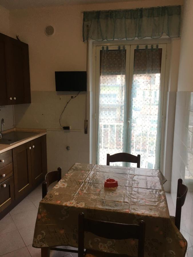 Appartamento Miramare, 2 Camere, Cucina, Bagno, Ventimiglia Ngoại thất bức ảnh